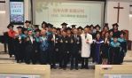 松年大學彰基分校畢業典禮，23名阿公阿嬤老學生開心畢業。（照片彰基提供）