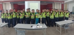 佳里警友辦事處贈反光背心  強化員警執勤安全