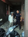 8旬老翁騎車看診卻迷航  霧峰暖警扮起「代駕」熱心助返家