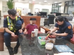 隨嬤逛旅展迷途  媽媽女警靠「這招」成功安撫萌童