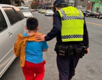 七歲男童遶境中走失　北港熱心警助尋家人