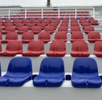 桃園樂天棒球場外野座椅修繕　符合人體工學設計