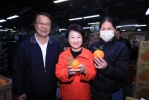 台中市長盧秀燕春節前視察魚市、果菜市場  關心調配供給量