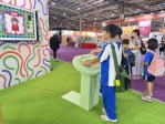 台灣國際兒少書展開幕首日參觀人潮湧現  台中館內互動裝置超吸睛！