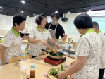 大甲區長輩體驗花圃特色料理與花草茶香