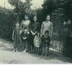 在台灣中部、台中市后里區的土地上、靜靜佇立著兩處承載著濃厚歷史與時代故事的軍事眷村(后里新村)與(慈德四村)、它們不僅是紅磚瓦房及鋼筋水泥的建築、更是無數軍人及其眷屬、在戰亂年代後、落地生根、開枝散葉的歷史見證、這片土地、見證了從大陸遷台的艱辛歲月、也孕育了無數榮耀與傳承、構成了台灣近代史不可或缺的一部分。