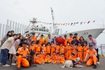 大手牽小手登上台中艦幼童化身「小小海巡員」認識海巡工作