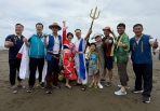 海賊王遇見東西方海神！百人下海「與大海拔河」 後龍綠色照顧成果大集合