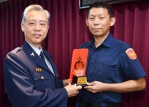 手滑心慈助姊弟倆度難關   吳敬田表揚肯定義行嘉為