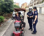 家就在眼前記憶裡卻找不到90歲失智翁迷途家門前繞圈一通電話清水警助返家化解危機