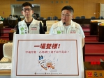 暴雨硬打縫18針、球場電燈壞了也不修！民進黨台中市議員施志昌在議會重砲質疑市運會慢壘賽「雙標」