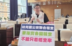 民進黨台中市議員林德宇要求教育局應調整稽查的頻率，絕不可有黑數，更應主動提高稽查的總園數