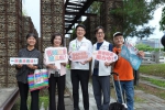 登記後首站從台中城區原點出發！民進黨台中市長候選人何欣純走讀中區舊城　攜皮克敏沿途「種花」