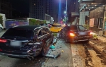 男開賓士車自撞路邊   車輛駕駛酒測超標警依法送辦