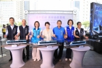 藍線還要7年半先忙票選車廂　民進黨台中市議會黨團總召周永鴻酸台中市長盧秀燕：要不要再蓋一間捷運車站樣品屋？捷工局：藍線車廂外觀票選依契約辦理  未動用市府預算與公帑