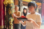太平媽慈庇信女金榜題名　西螺學子返宮還願分享喜悅