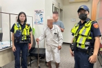 差一步直衝國道！8旬翁狂騎電動代步車18K  「嘸電」困路中  烏日警及時解危
