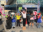 「妖怪出現街頭」  民進黨台中市東南區市議員候選人3號陳雅惠萬聖節變裝站街頭拜票